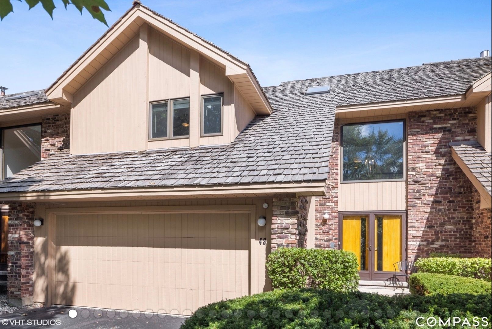 43 Oak Creek Court — Burr Ridge, IL 60527