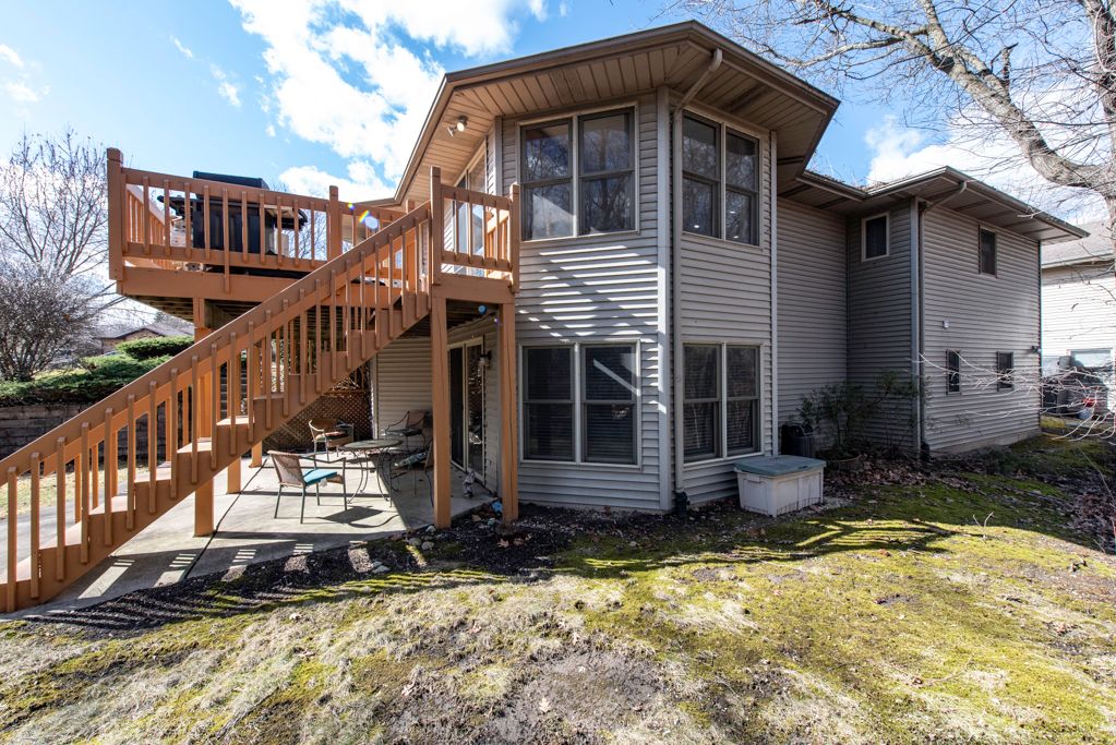 1417 April Lane — Winthrop Harbor, IL 60096