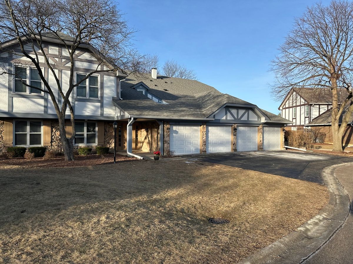 1310 Cromwell Court, Vernon Hills, IL 60061