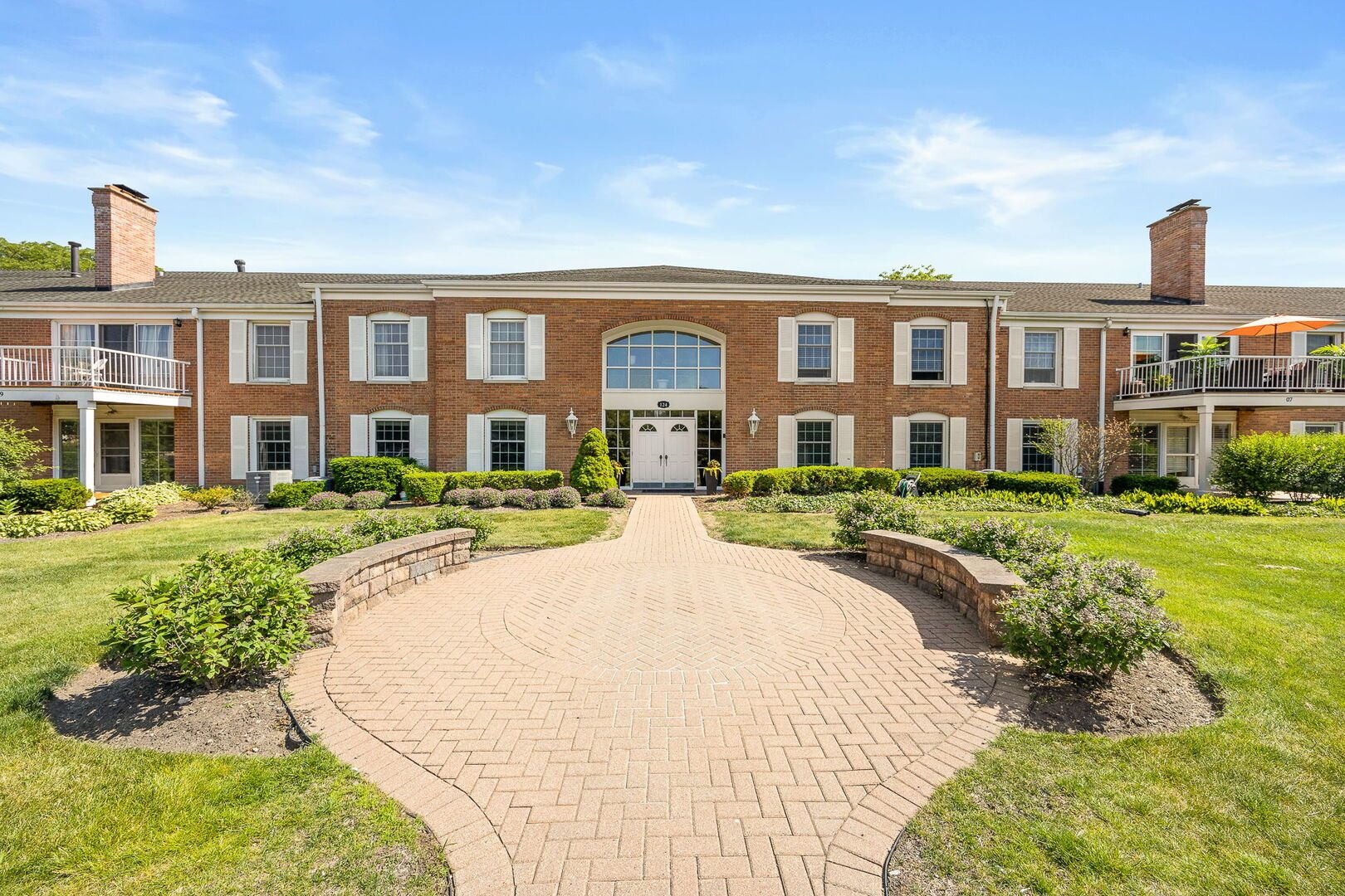 124 Carriage Way Drive #B109 — Burr Ridge, IL 60527