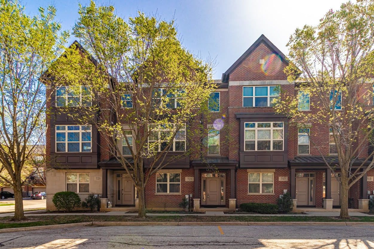 721 Summit Lane — Vernon Hills, IL 60061