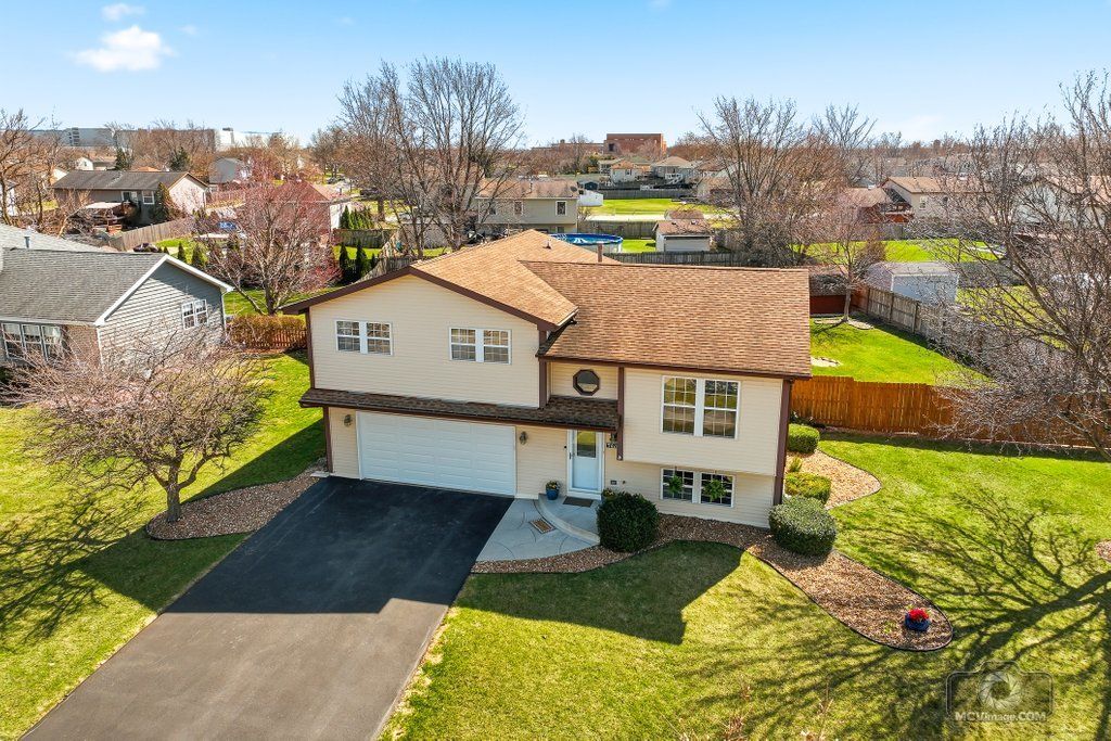 7415 Braemar Lane, Frankfort, IL 60423