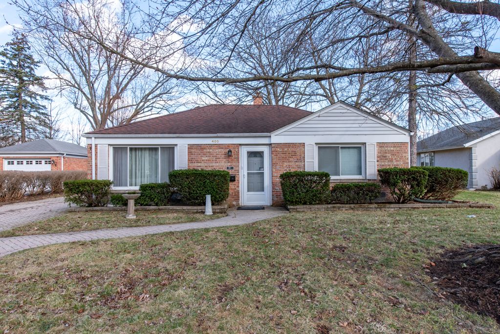 400 7th Avenue — Libertyville, IL 60048