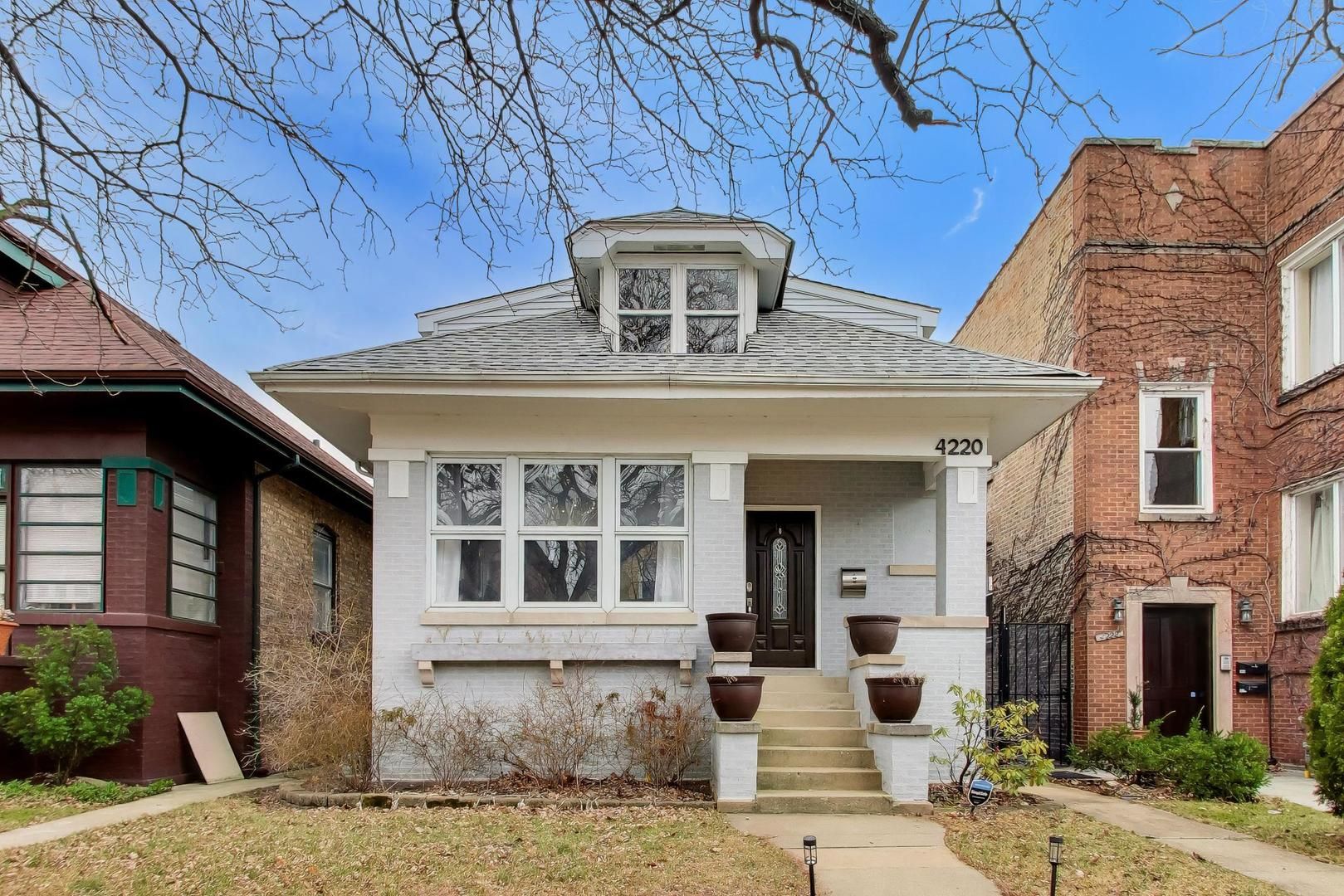 4220 N MARMORA Avenue — Chicago, IL 60634