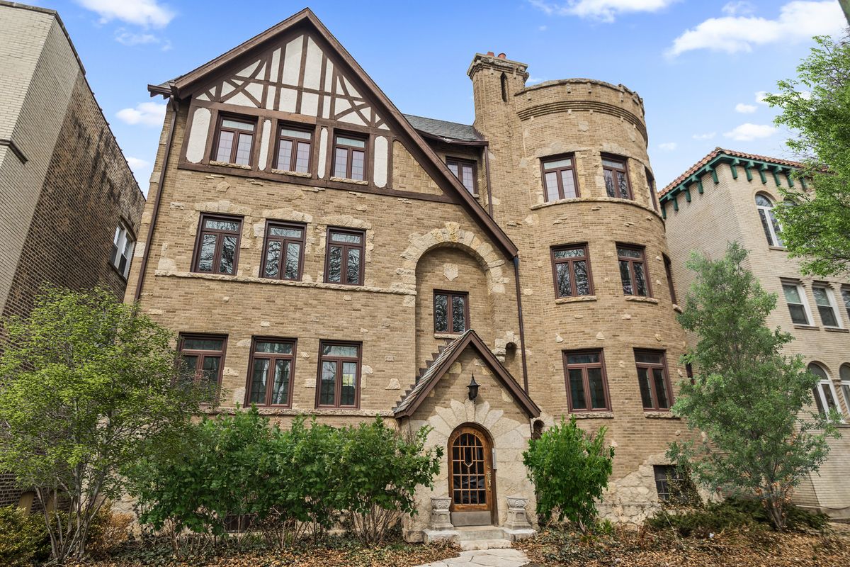 2322 Farwell Avenue, Chicago, IL 60645