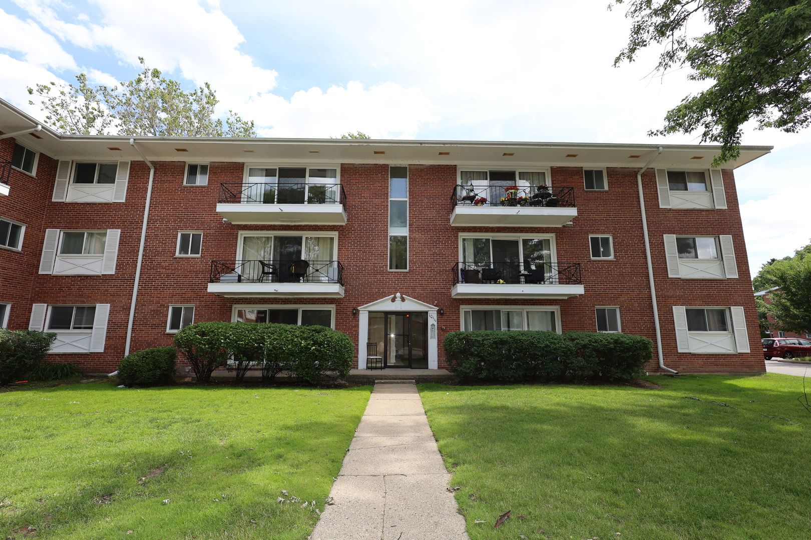 10111 Old Orchard Court #101 — Skokie, IL 60076