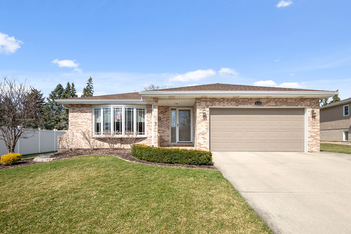 6948 Coachwood Trail, Tinley Park, IL 60477