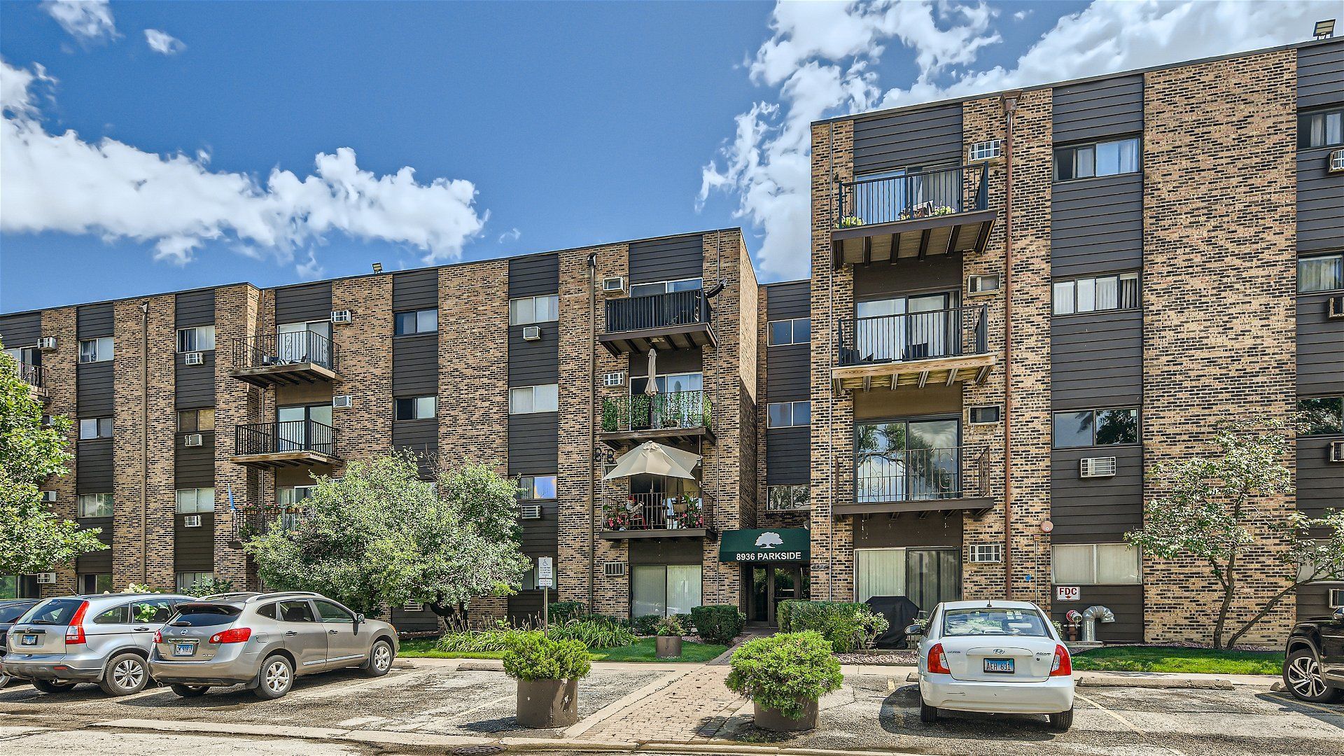 8936 N PARKSIDE Avenue #311 — Des Plaines, IL 60016