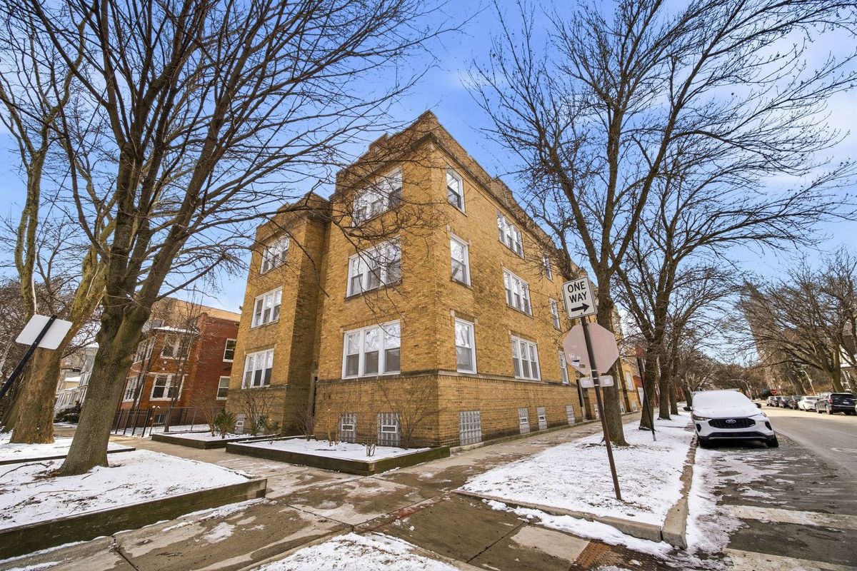 2243 Ainslie Street, Chicago, IL 60625