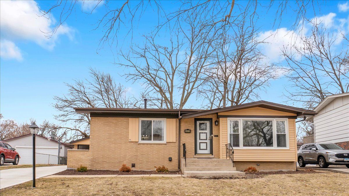 406 Park Drive, Glenwood, IL 60425