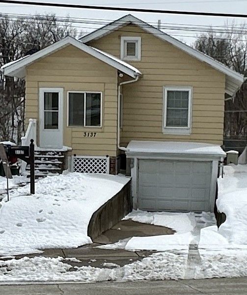 3137 Telegraph Road, Davenport, IA 52804