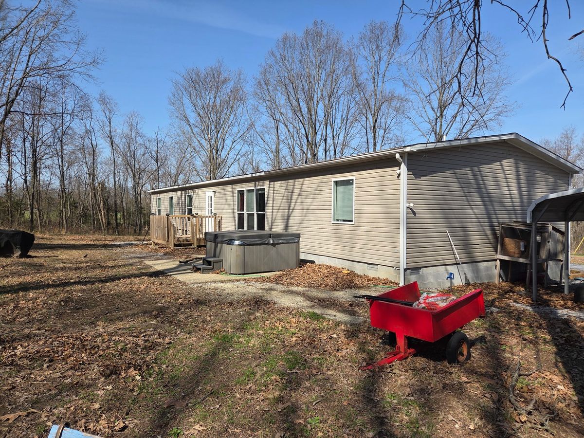 6722 County Road 875 Road, Mcleansboro, IL 62859