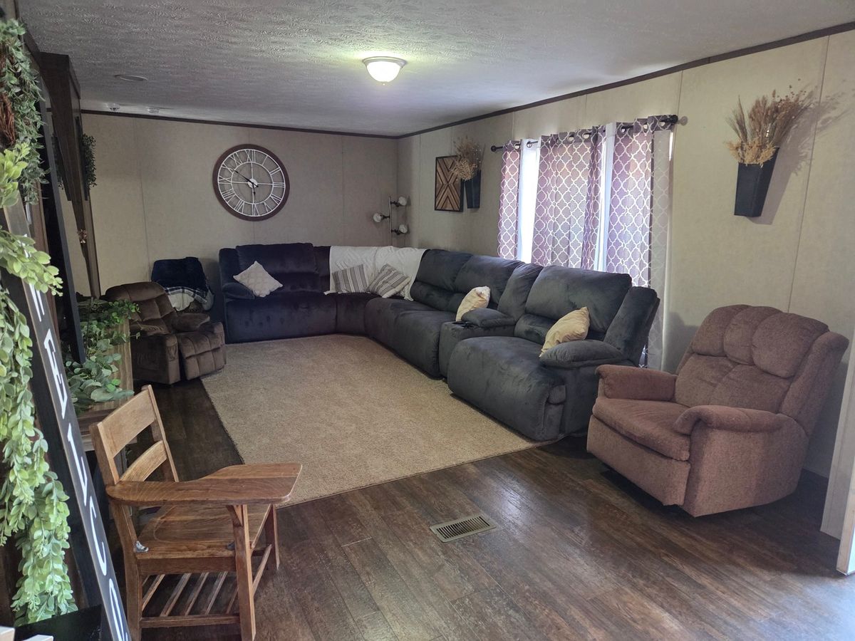 6722 County Road 875 Road, Mcleansboro, IL 62859