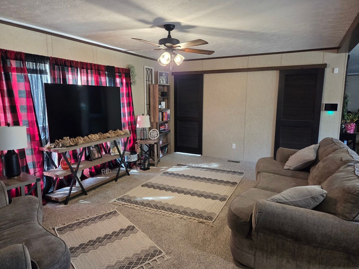 6722 County Road 875 Road, Mcleansboro, IL 62859