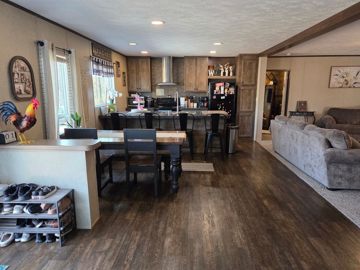 6722 County Road 875 Road, Mcleansboro, IL 62859