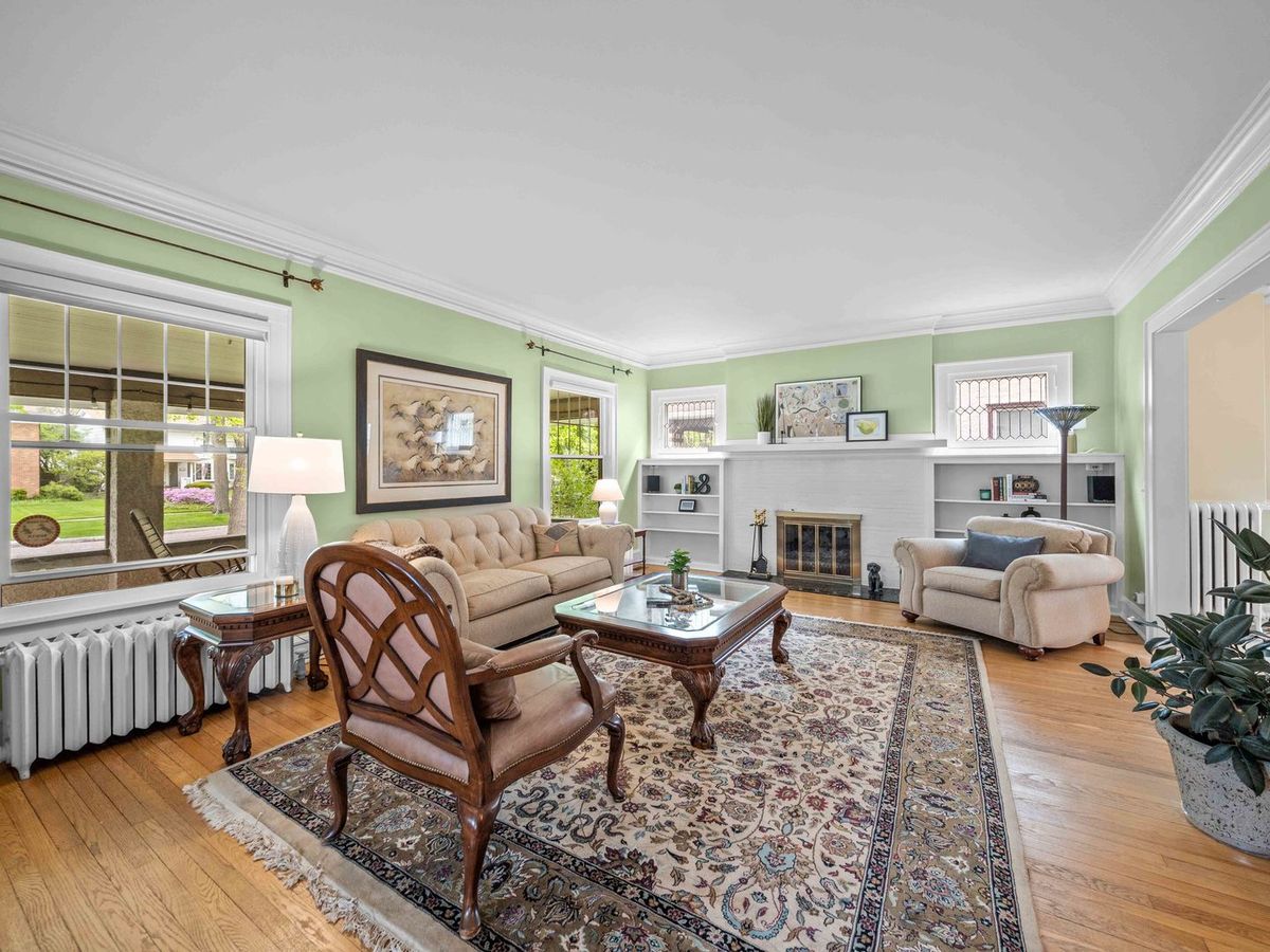 1115 Forest Avenue, Wilmette, IL 60091