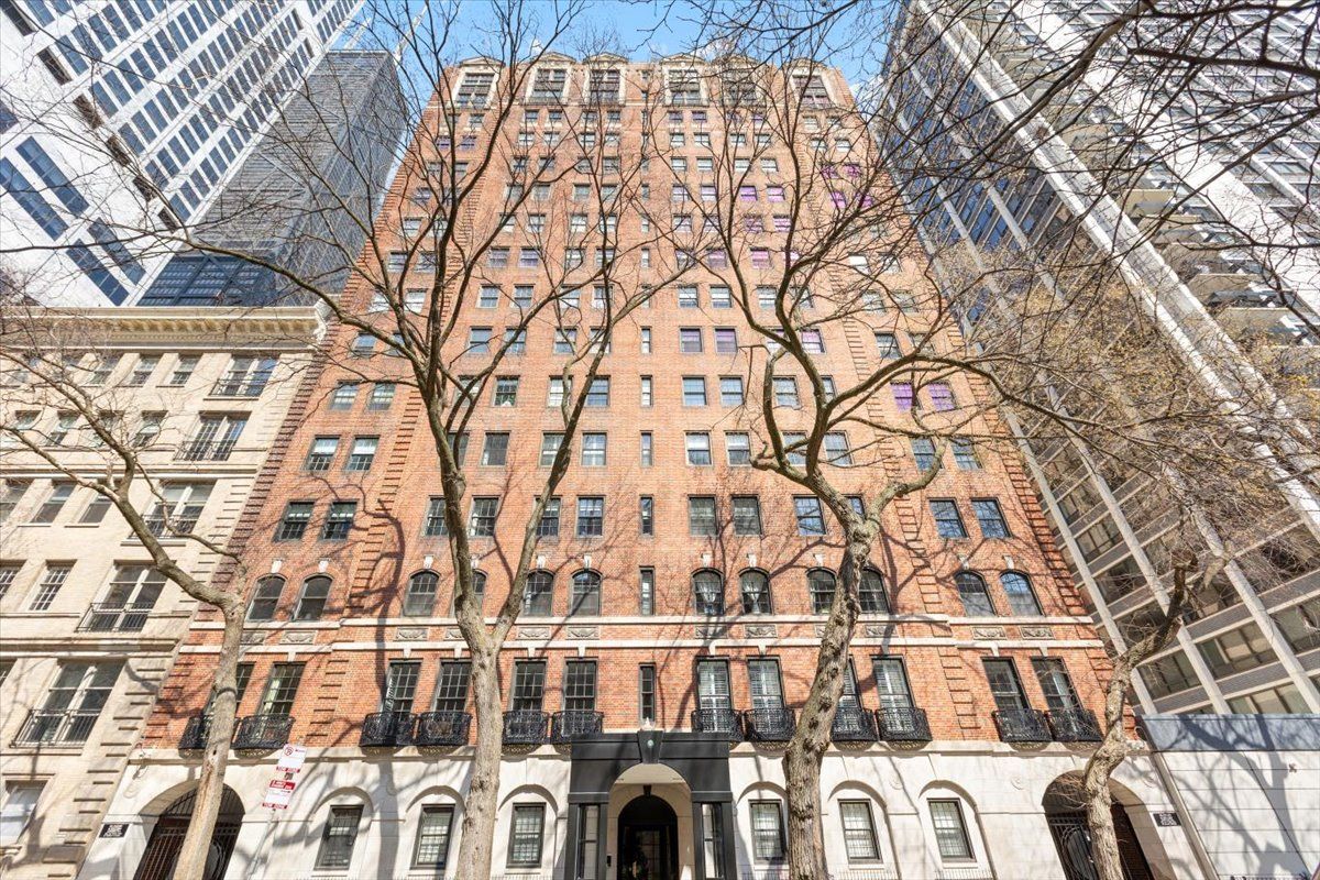 210 Pearson Street, Chicago, IL 60611