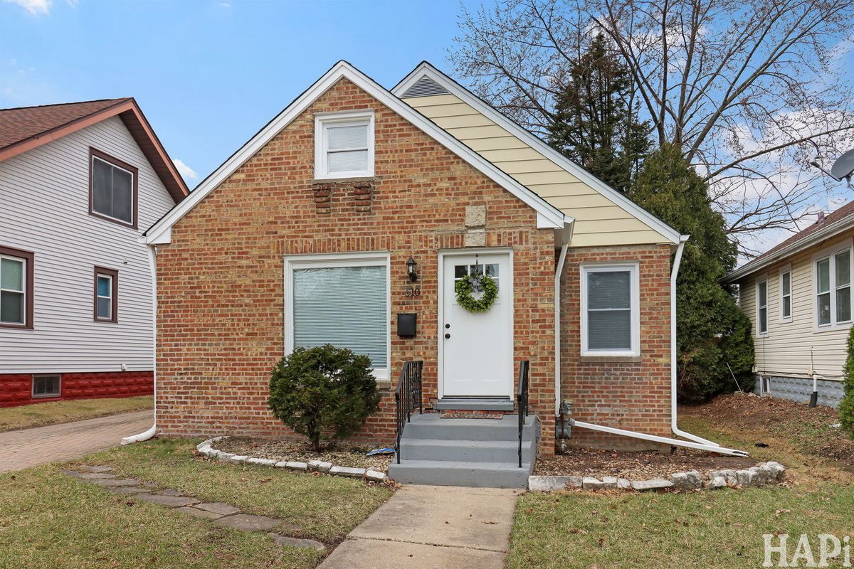 610 Fulton Avenue, Waukegan, IL 60085