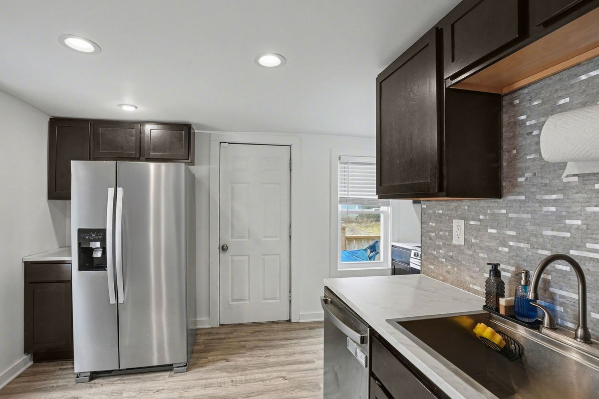 205 E TAYLOR Street, Grant Park, IL 60940