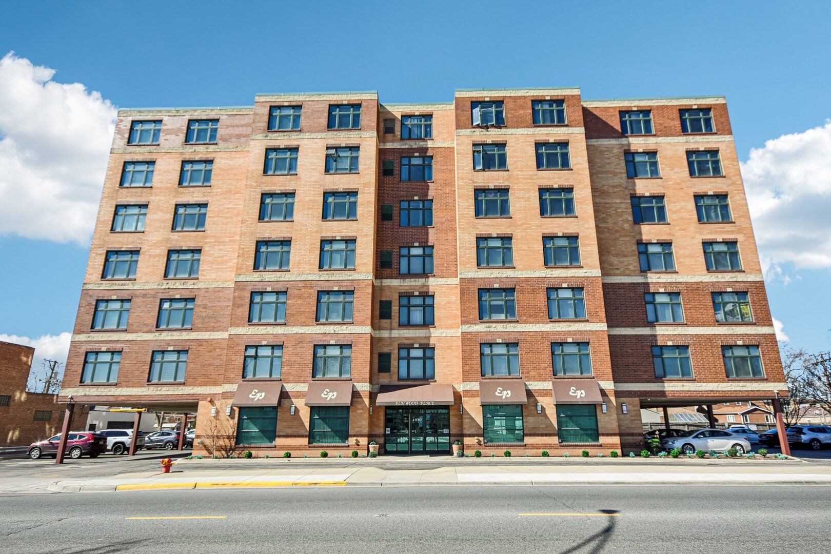 1930 N Harlem Avenue #302 — Elmwood Park, IL 60707