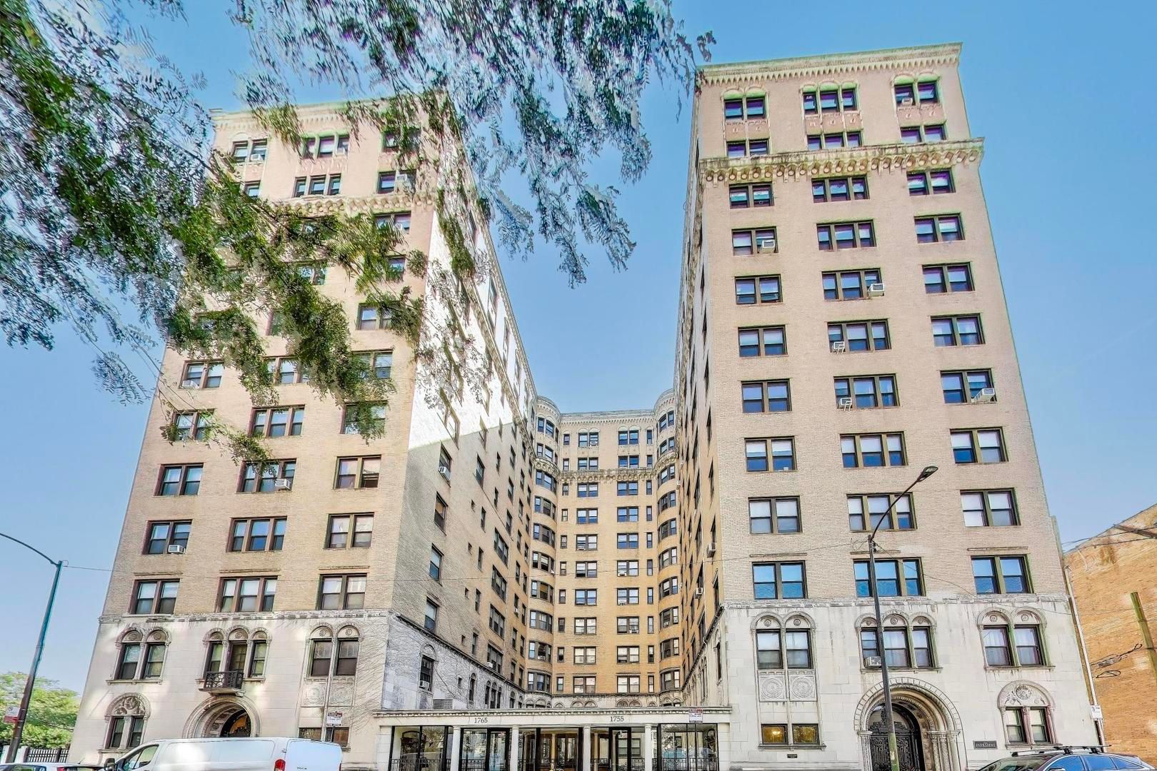 1755 E 55th Street #804 — Chicago, IL 60615