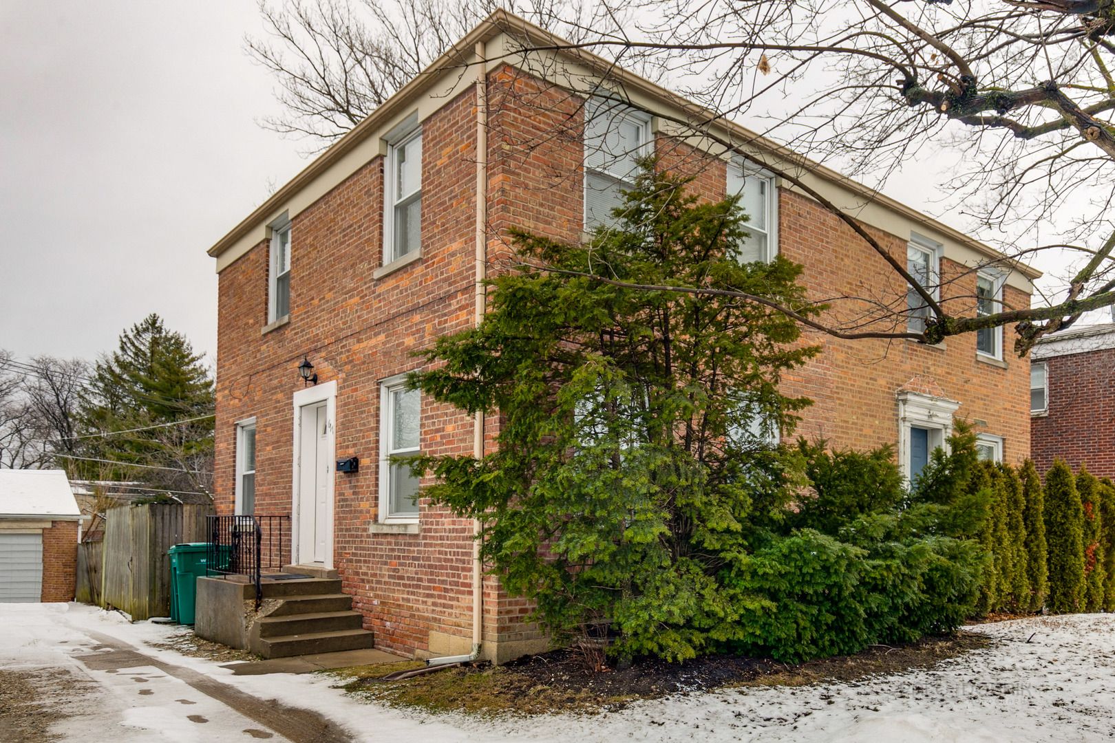 617 Waukegan Road — Deerfield, IL 60015