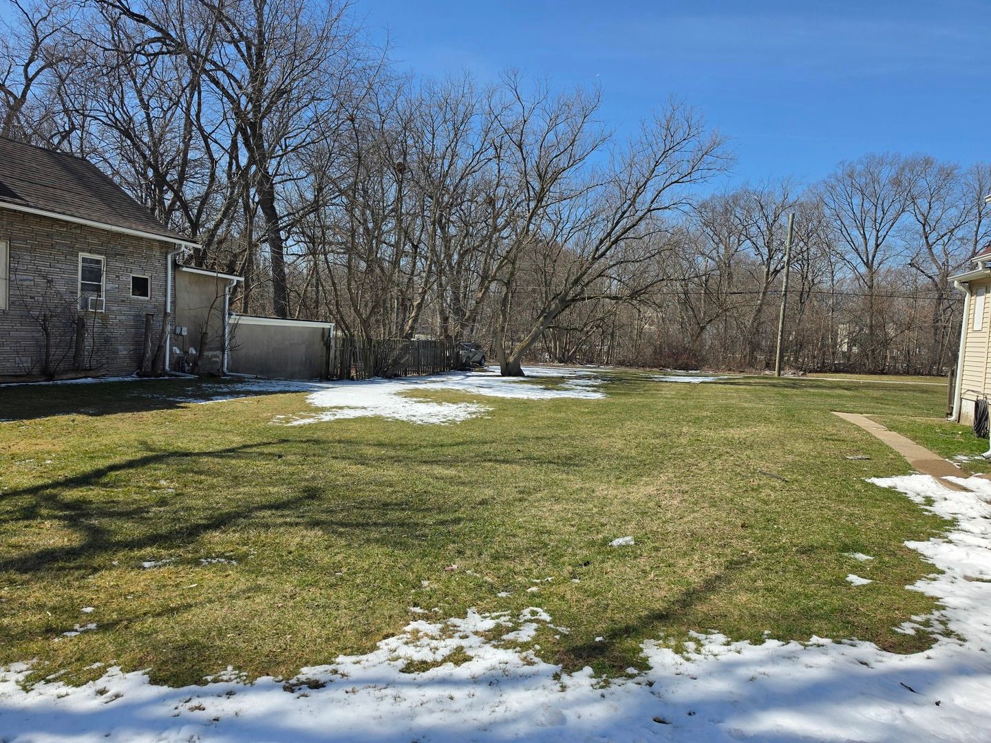 3108 Ezekiel Avenue — Zion, IL 60099