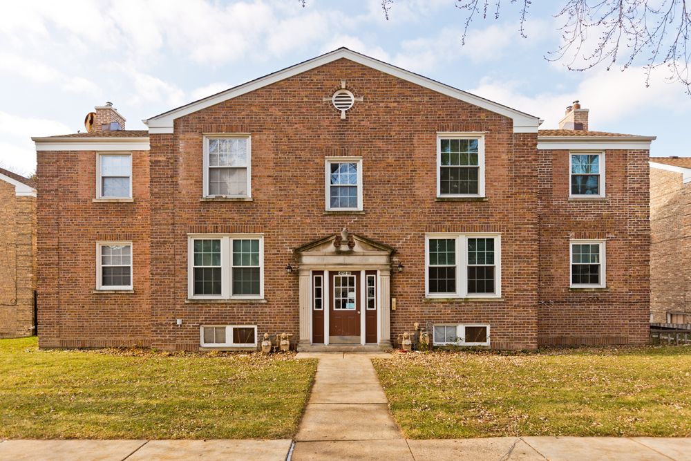 4262 Nelson Street, Chicago, IL 60641