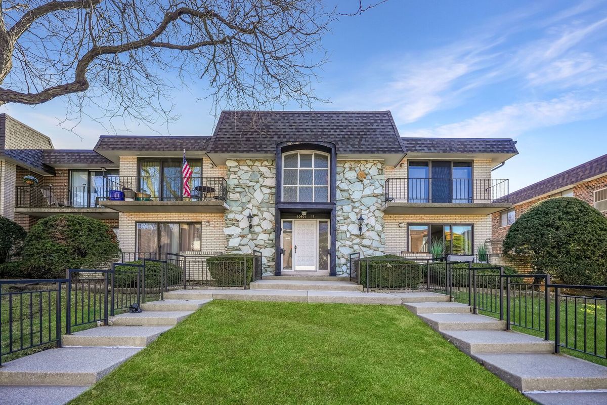 10411 Komensky Avenue, Oak Lawn, IL 60453