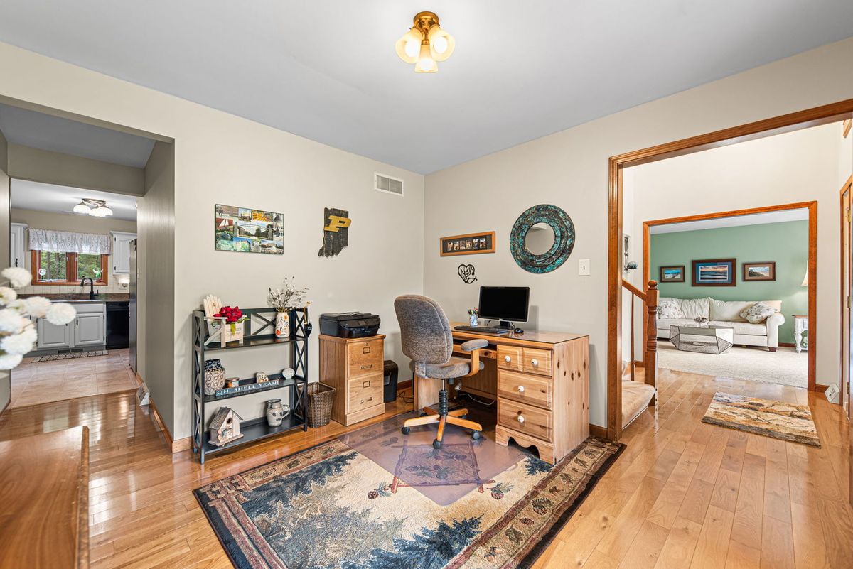124 N 350 W, Valparaiso, IN 46385