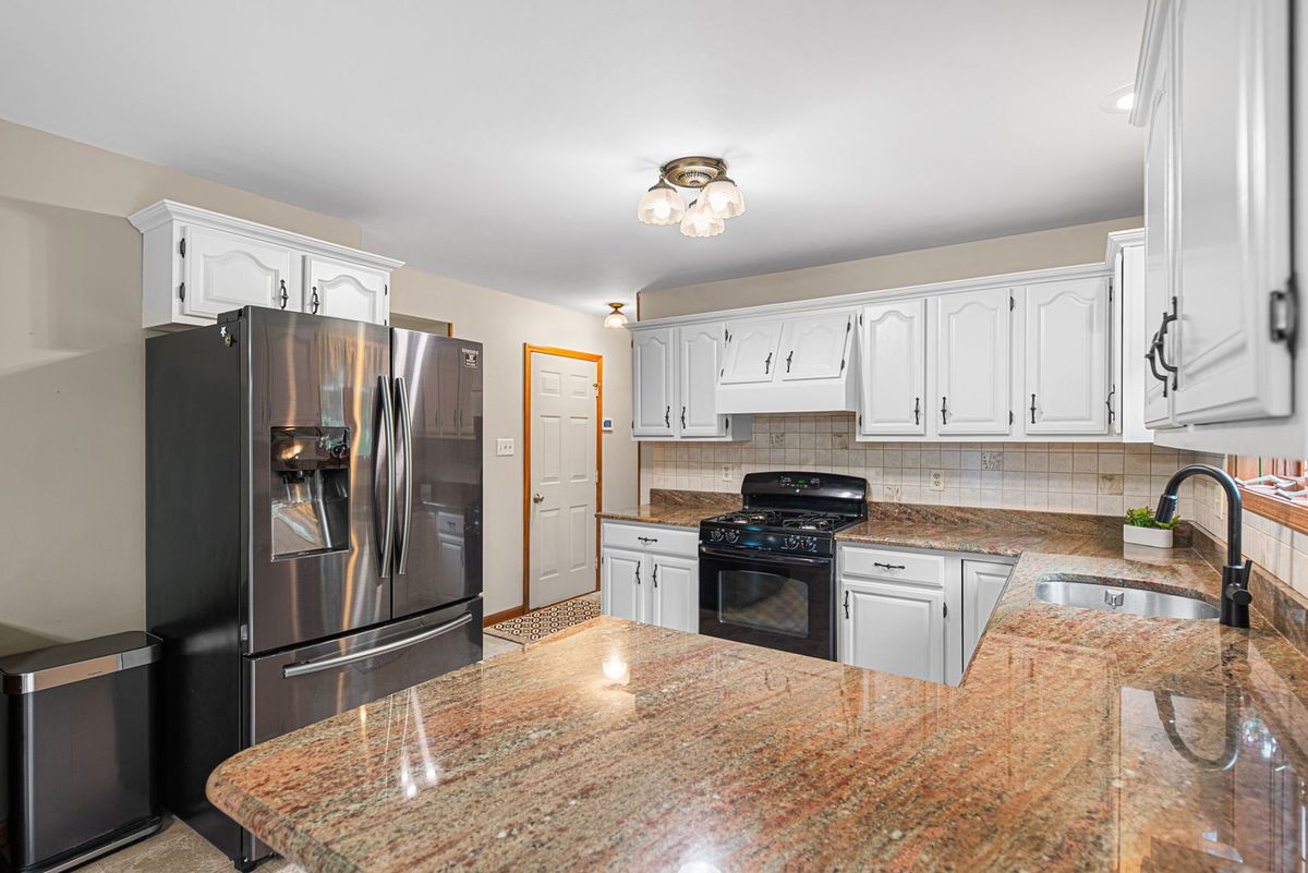 124 N 350 W, Valparaiso, IN 46385