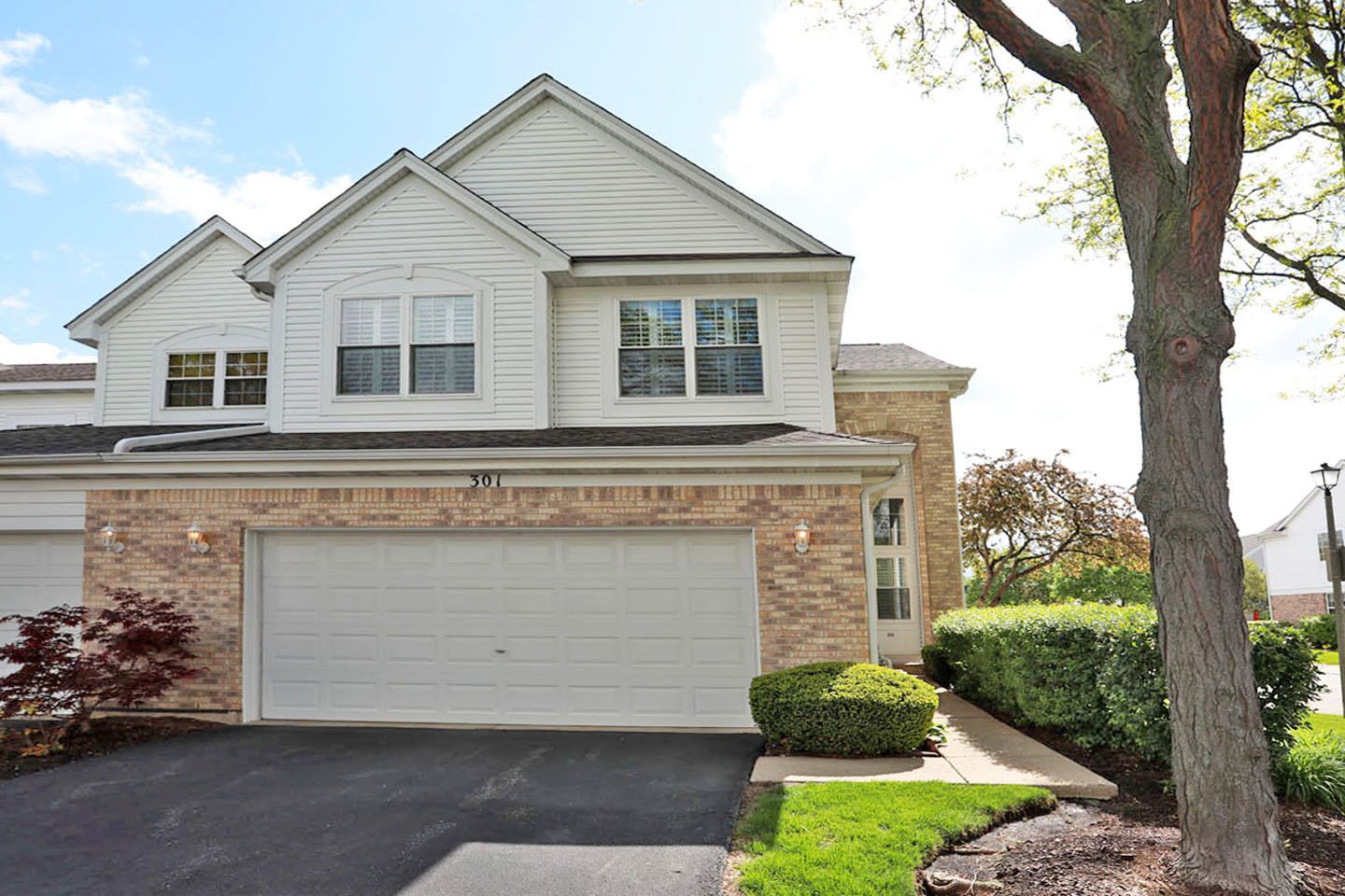 301 BAY Drive — Itasca, IL 60143