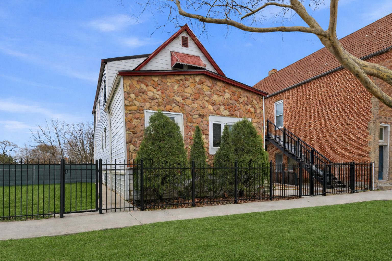 11735 S Indiana Avenue — Chicago, IL 60628