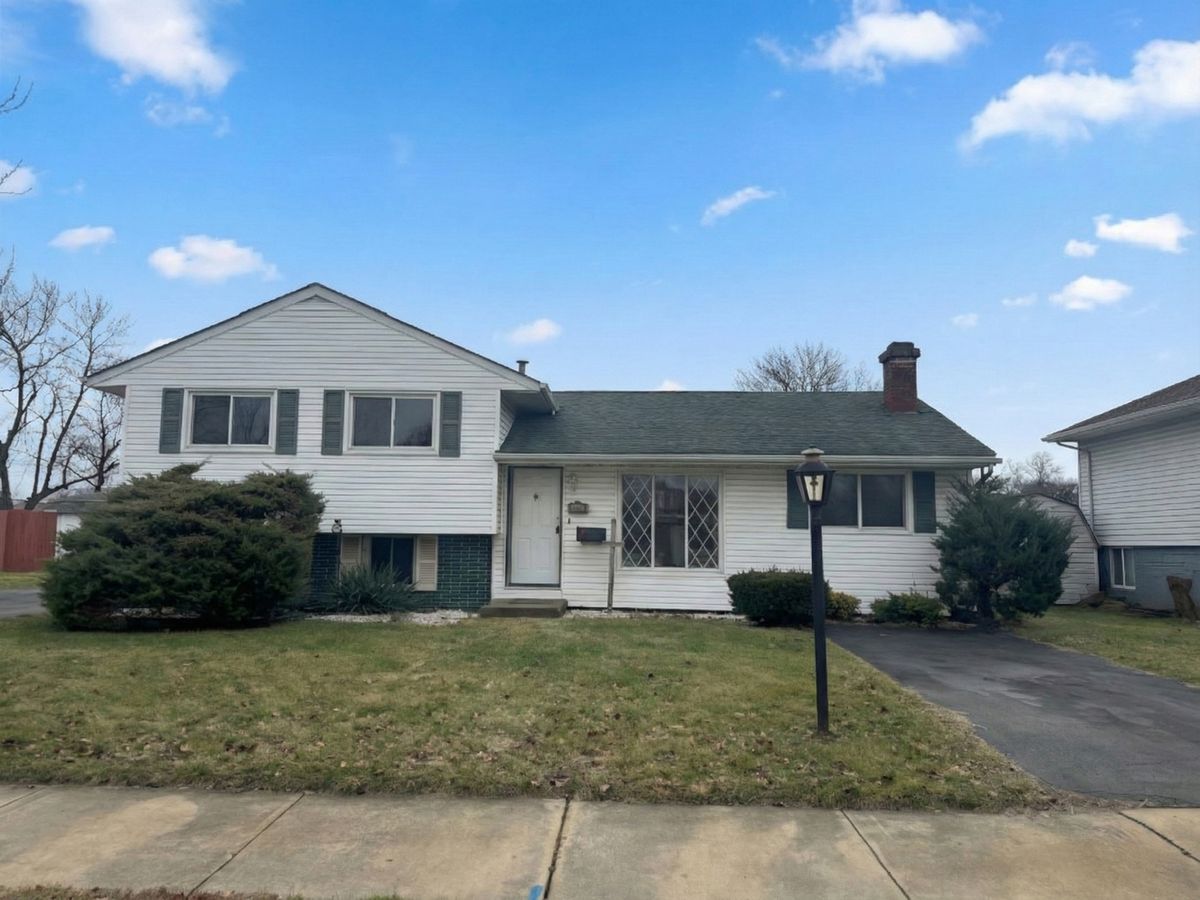 202 Rose Street, Glenwood, IL 60425