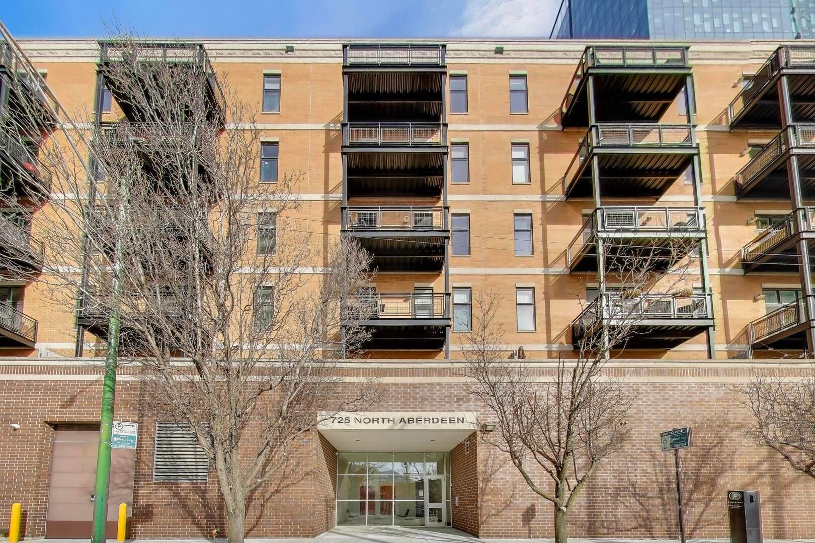 725 N Aberdeen Street #607 — Chicago, IL 60642