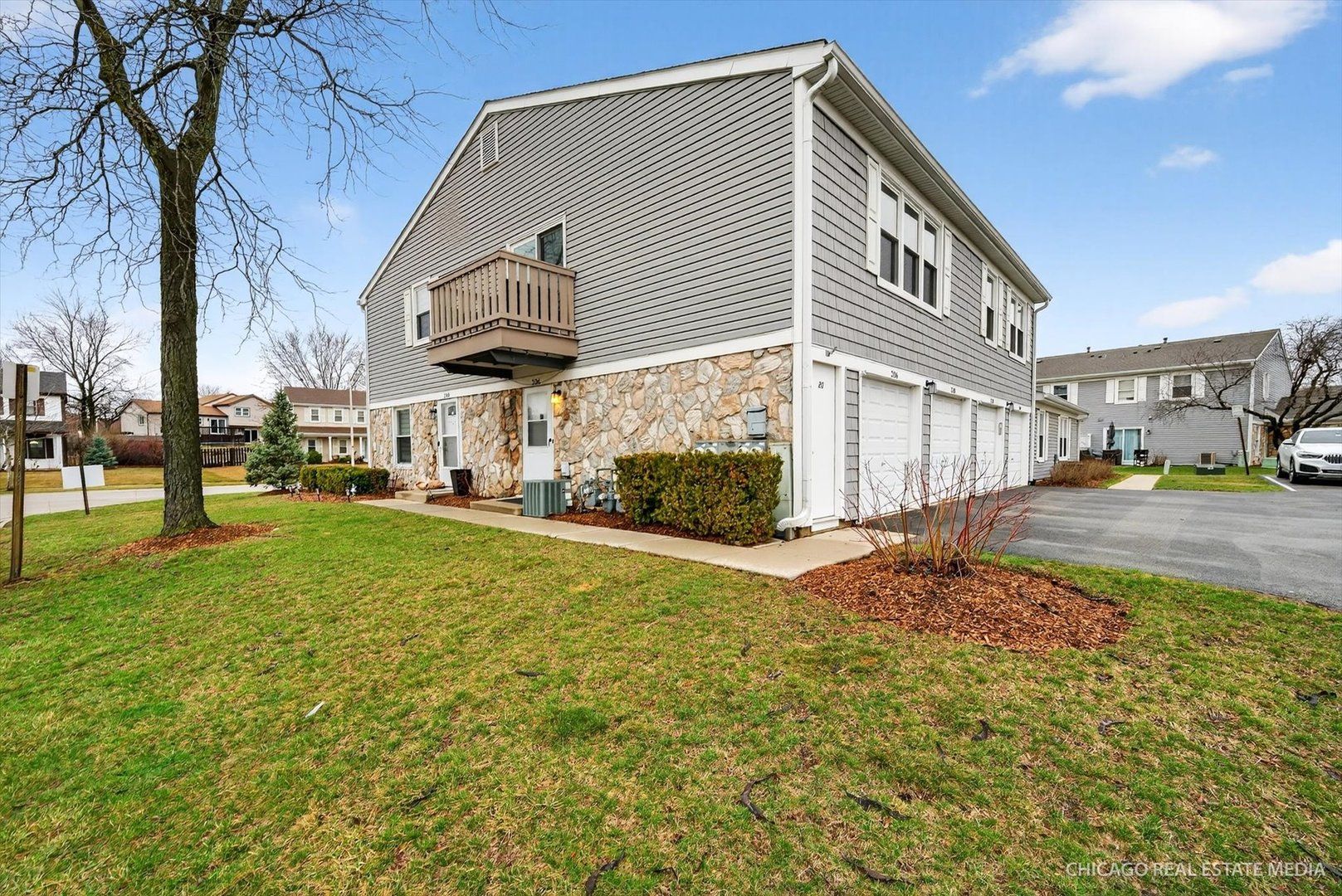 206 Nantucket Harbor — Schaumburg, IL 60193