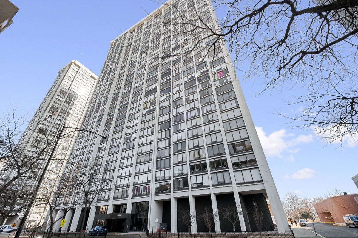 5445 Sheridan Road, Chicago, IL 60640