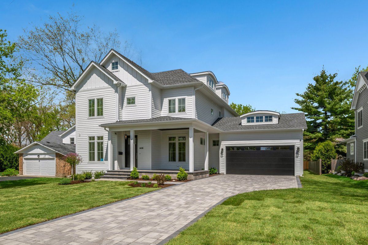 2438 Pomona Lane — Wilmette, IL 60091