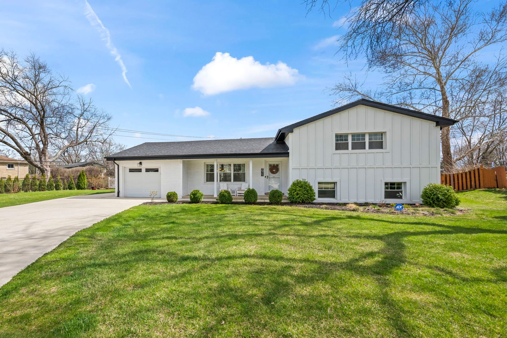 671 Hazel Court — Roselle, IL 60172