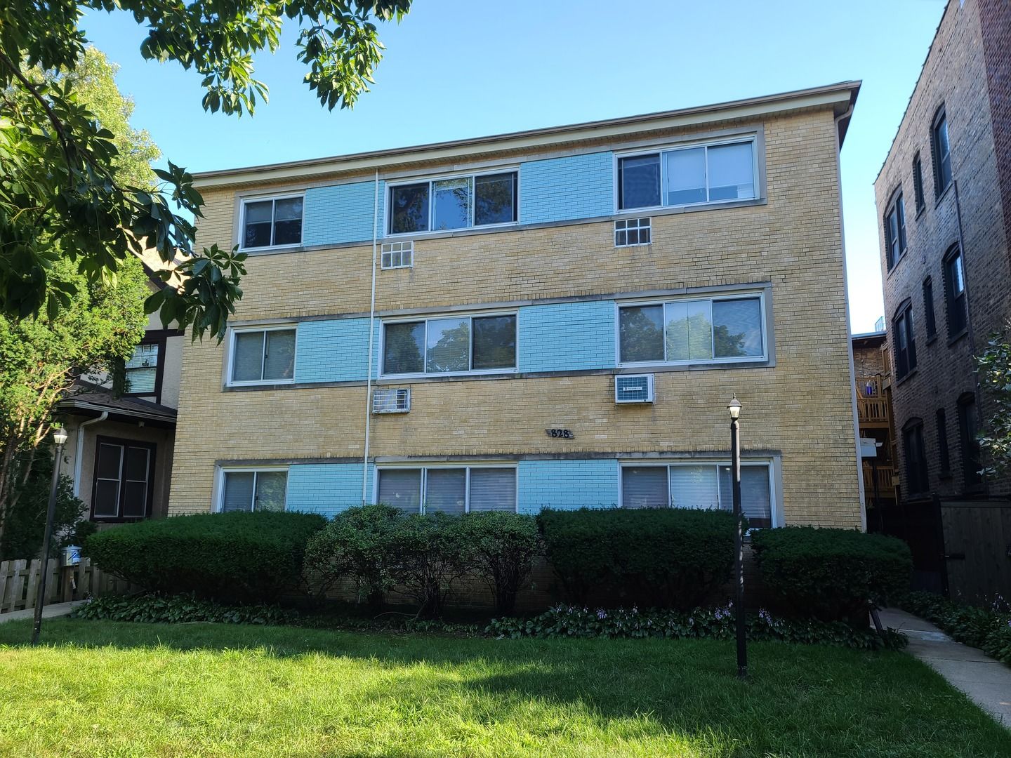 828 Seward Street #1W — Evanston, IL 60202