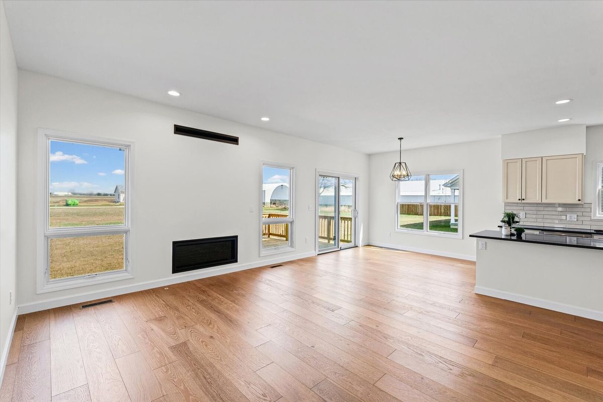 4 Foxtrot Lane, Monticello, IL 61856