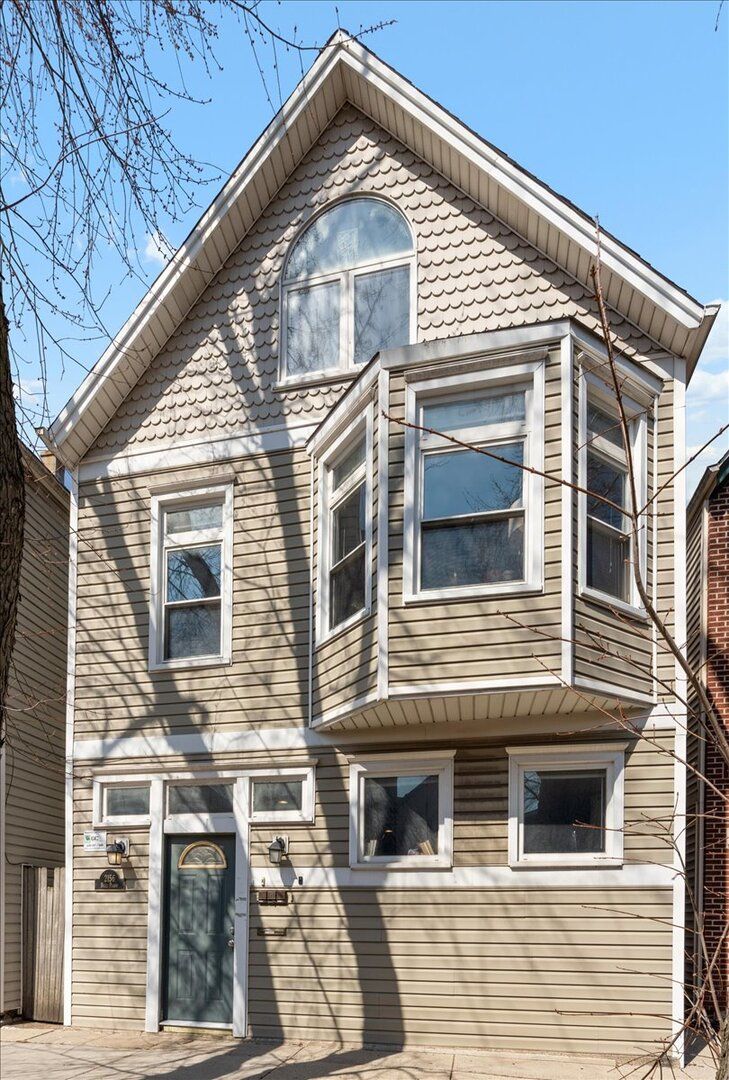 2156 BELLE PLAINE Avenue, Chicago, IL 60618