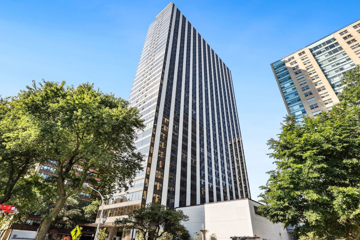 3150 Lake Shore Drive, Chicago, IL 60657