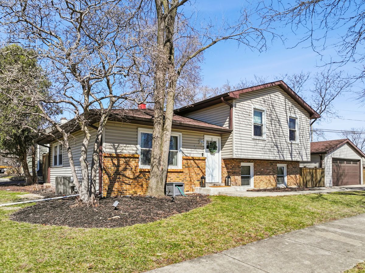 300 Norton Street, Lombard, IL 60148