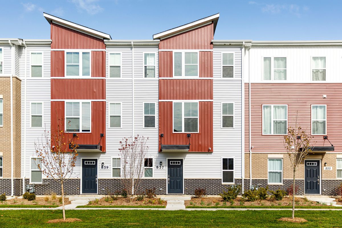 857 Finley Drive, Aurora, IL 60504