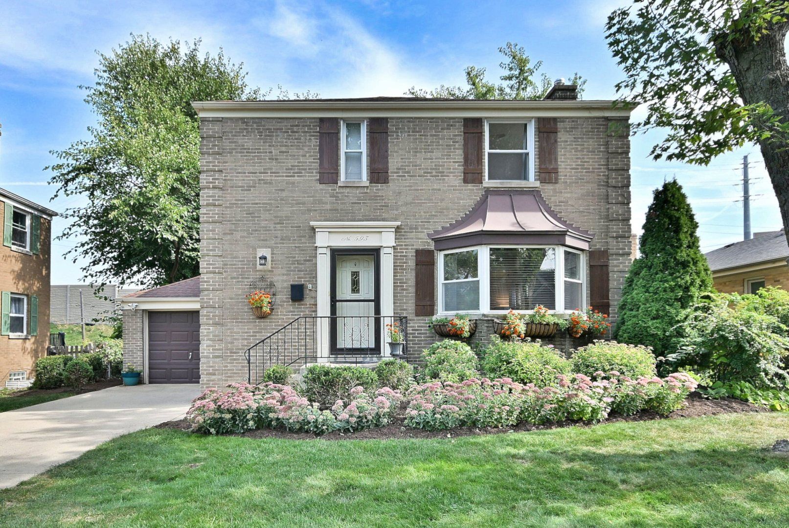 593 S Edgewood Avenue — Elmhurst, IL 60126