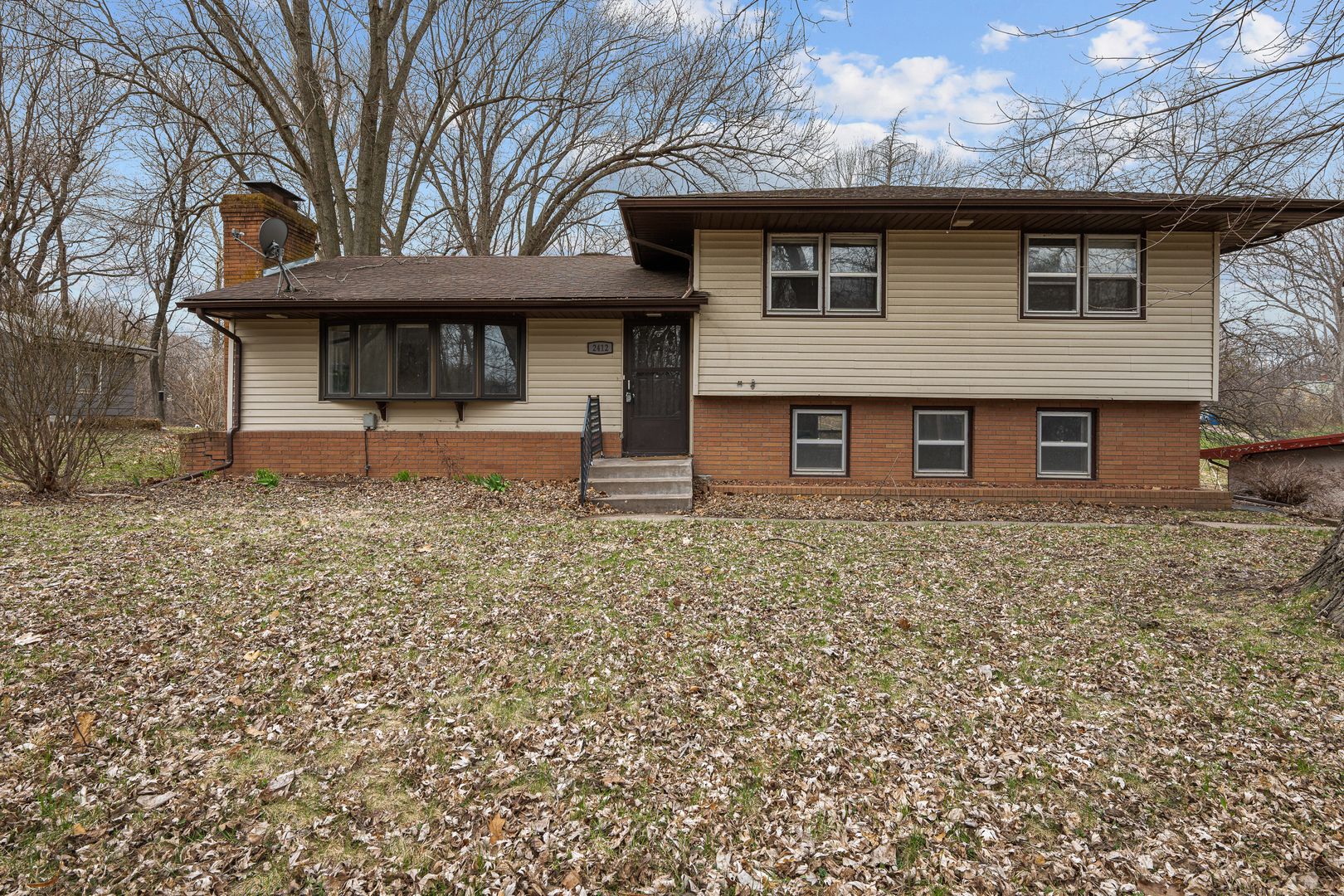 2412 W 3rd Street — Coal Valley, IL 61240