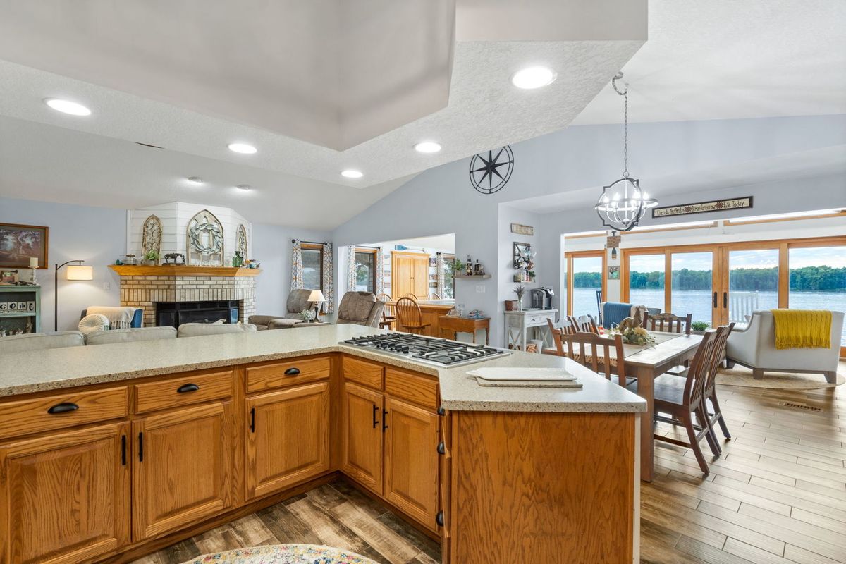 21904 RIVER Road N, Cordova, IL 61242