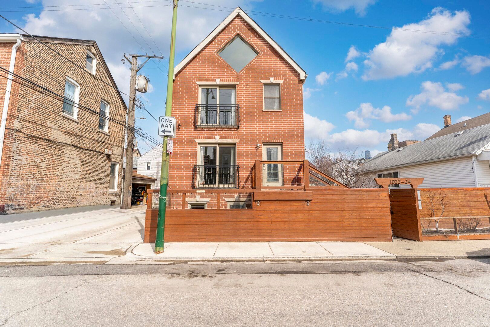 1024 W 18th Place — Chicago, IL 60608