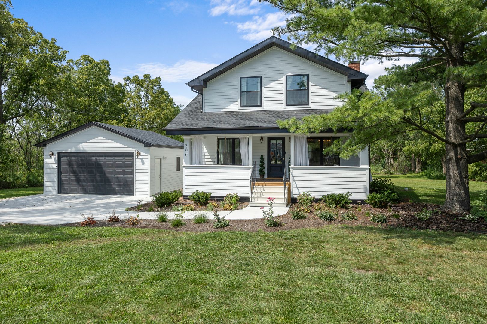300 Geneva Road — Glen Ellyn, IL 60137